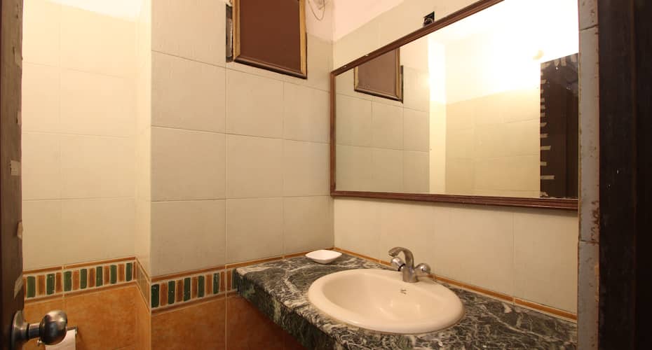 TG Rooms Fatehabad Road, Agra 3